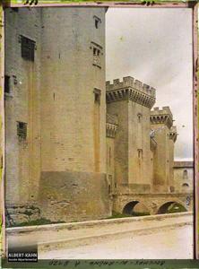 France, D'Arles à Uzès , Le chateau de Tarascon vu de l'extérieur. Le château du roi René