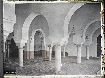 Algérie, Tlemcen, Sidi- El- Halaoui (la Salle de Prière). La salle de prière de la mosquée Sidi El Halaoui