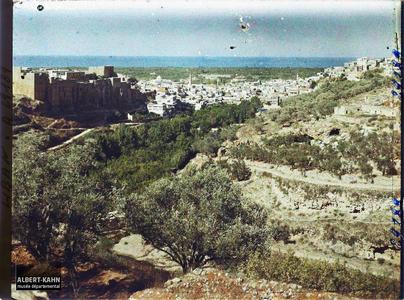 Syrie, Tripoli, Panorama de Tripoli et vallée du Nahr-Abu-Ali. Panorama de la ville avec le Château de Saint-Gilles