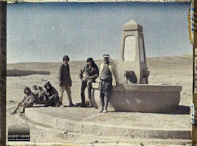 Syrie, Rte d'Aley à Damas, La Bekaa, fontaine Goybet 1921. La nouvelle fontaine Goybet